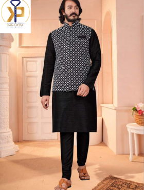 EmbroideryDesignerJacketInBlackColor.png